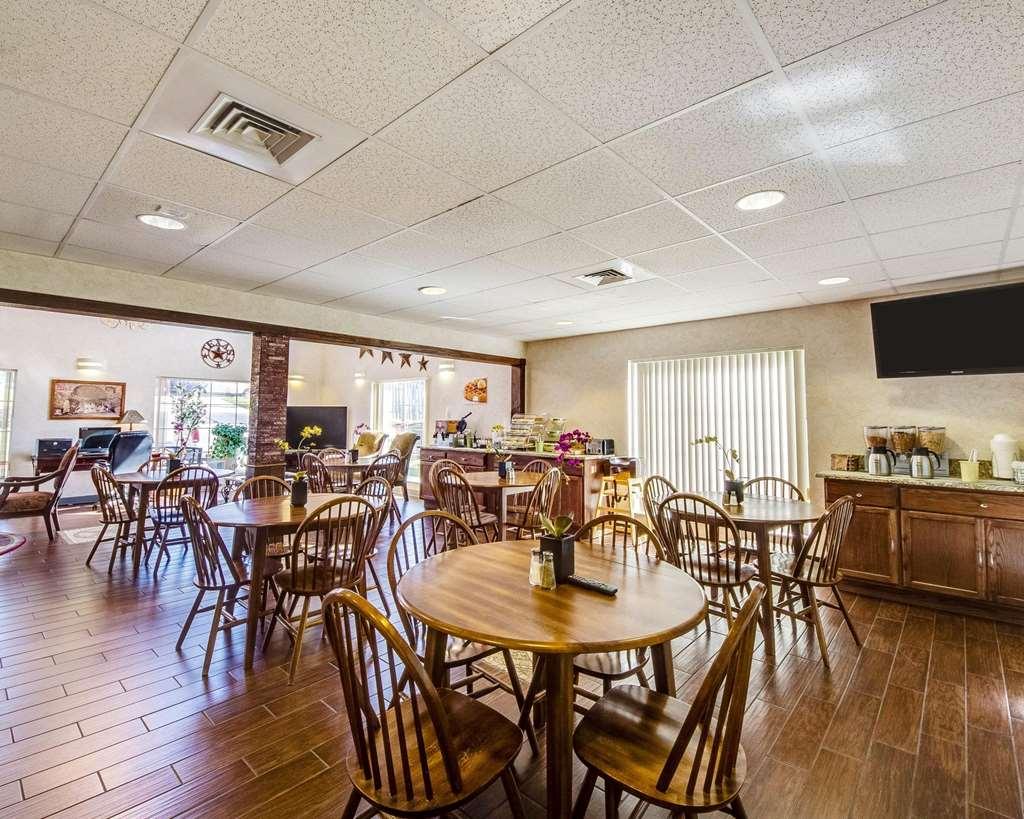 Comfort Inn & Suites Kerrville Restoran gambar